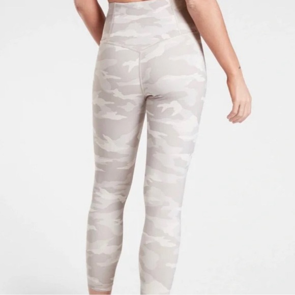 NWT! Athleta Elation 7/8 Tight - Picture 3 of 4